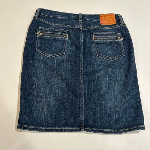 Levi’s Premium Zippit Kit Denim Skirt Dark Wash Size 30 - Picture 2 of 7